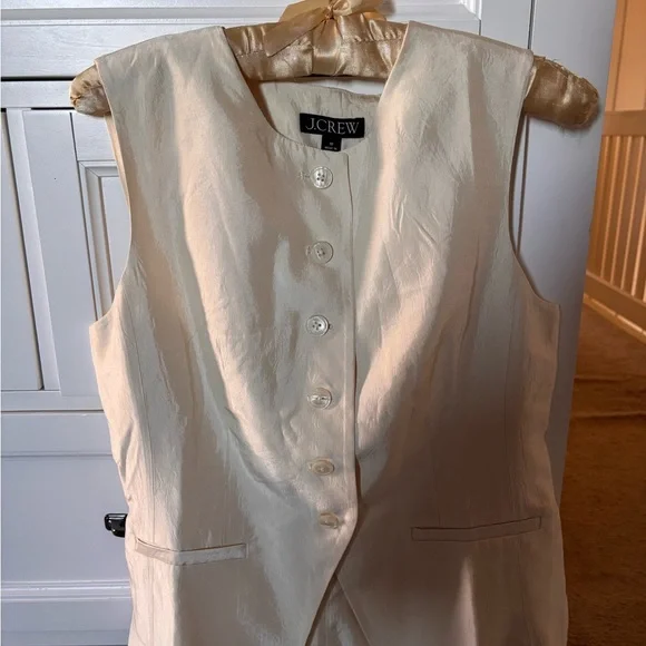 J Crew Essential Cutaway Vest top in textured satin - Picture 4 of 8